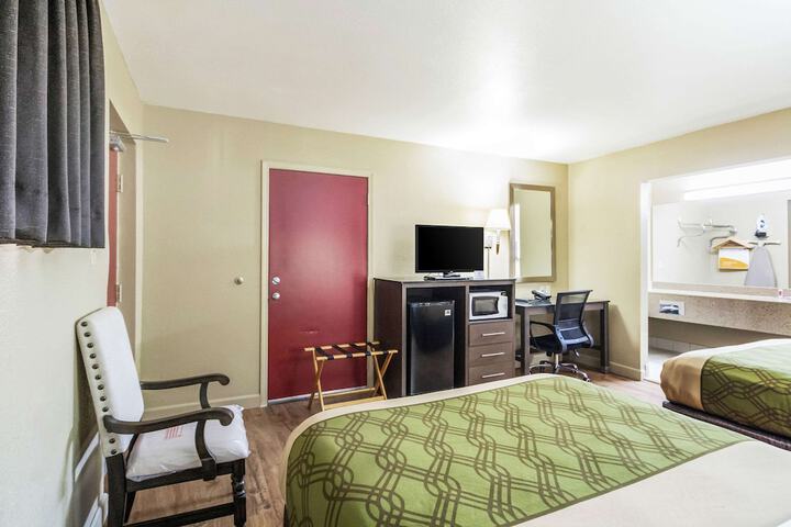 Room 21 of 57