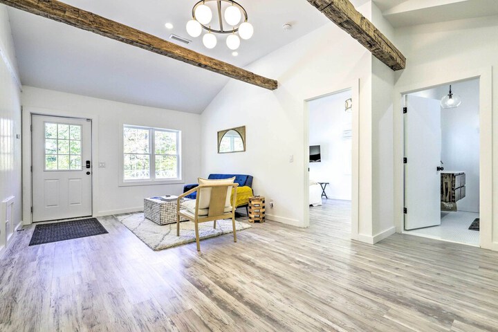 Modern Escape w / Fire Pit Near Lake Waramaug