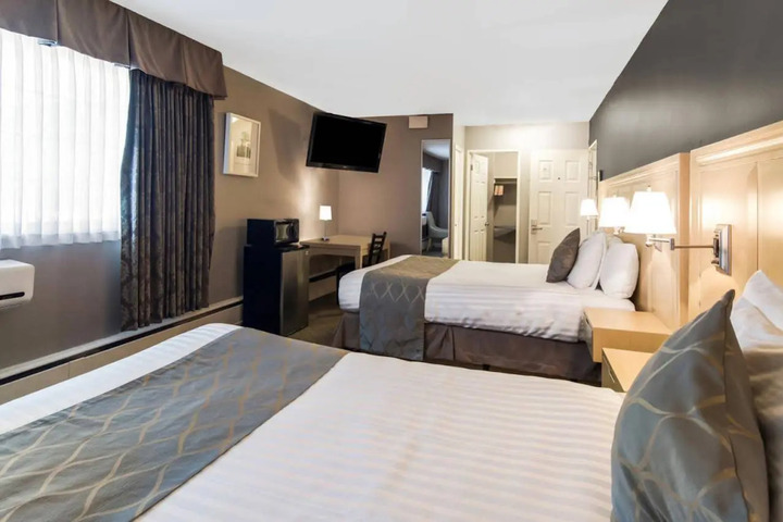 RED LION INN & SUITES ABBOTSFORD