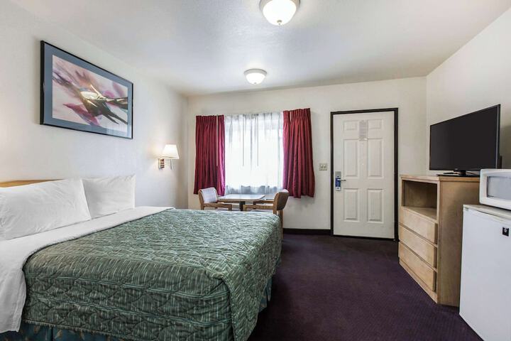 Rodeway Inn Beaumont 1-10