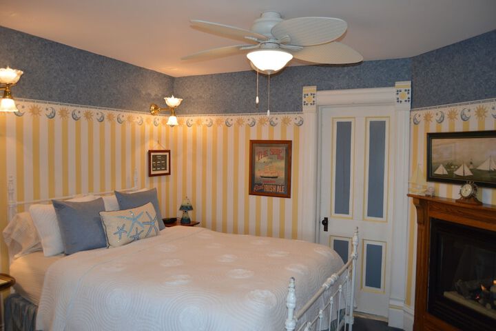 Room 33 of 61