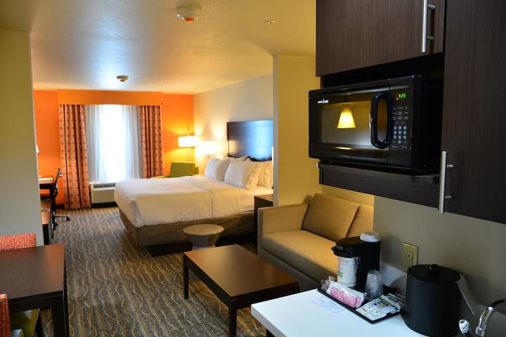 Room 46 of 80