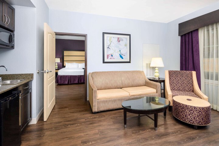Room 12 of 38