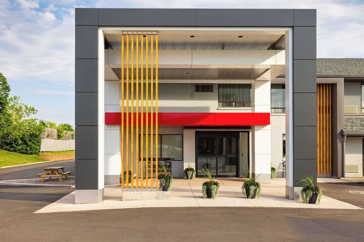Hotel 5 of 68