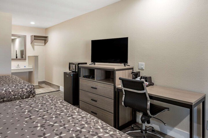Room 25 of 30