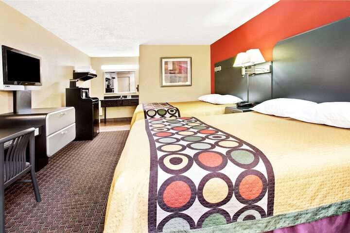 Super 8 by Wyndham Kissimmee / Maingate/Orlando Area