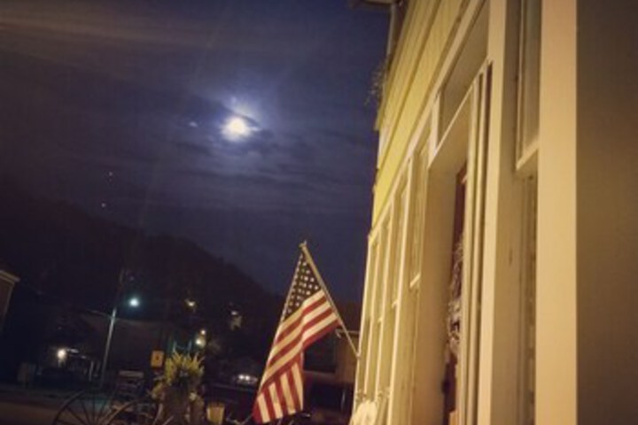 Hatfield McCoy House Inn