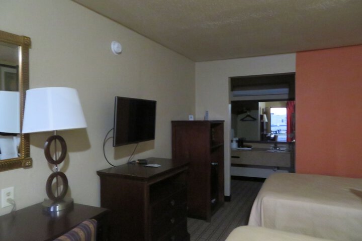 Room 41 of 80