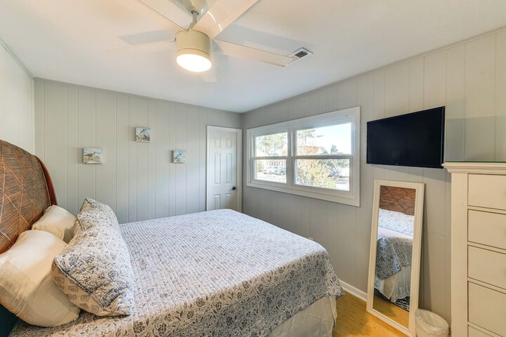 Furnished Deck! Waterfront Ocean Pines Home