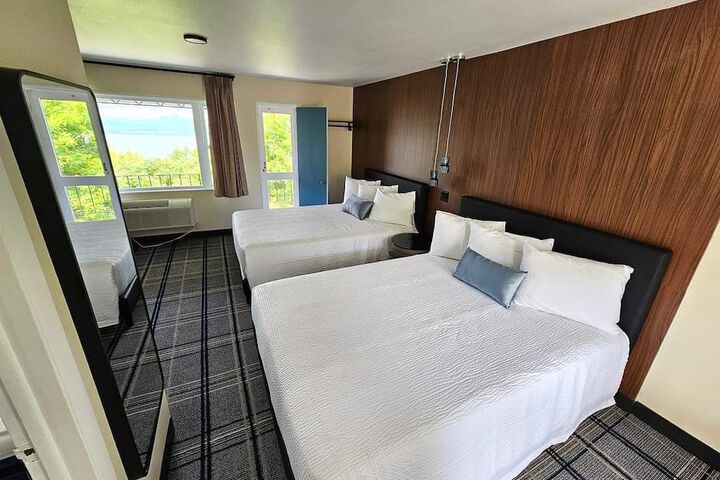 Room 13 of 35