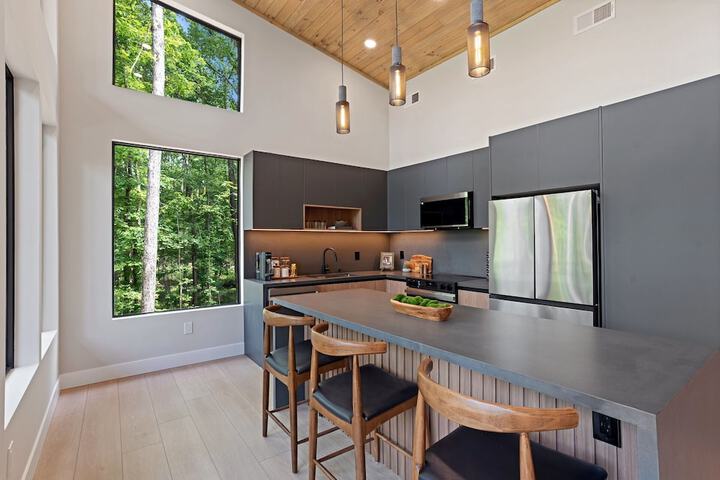 Zoka - Modern Mountain Retreat