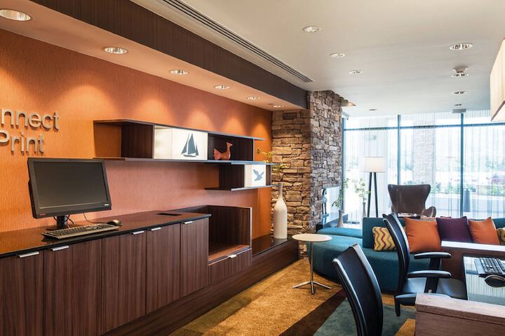 Business Center 43 of 44