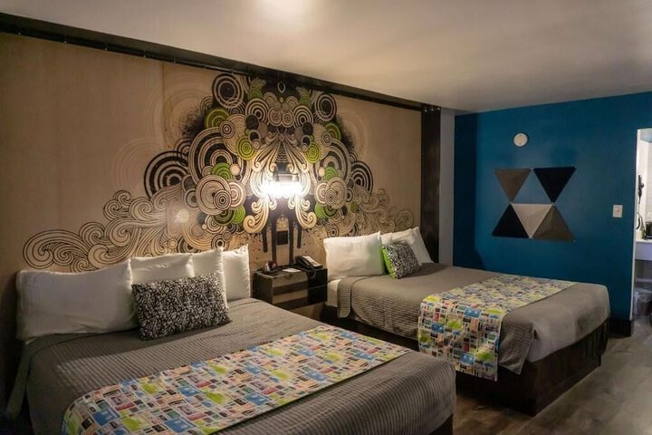 Room 7 of 13