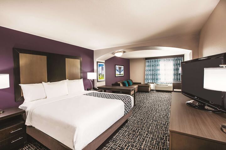 Room 21 of 34