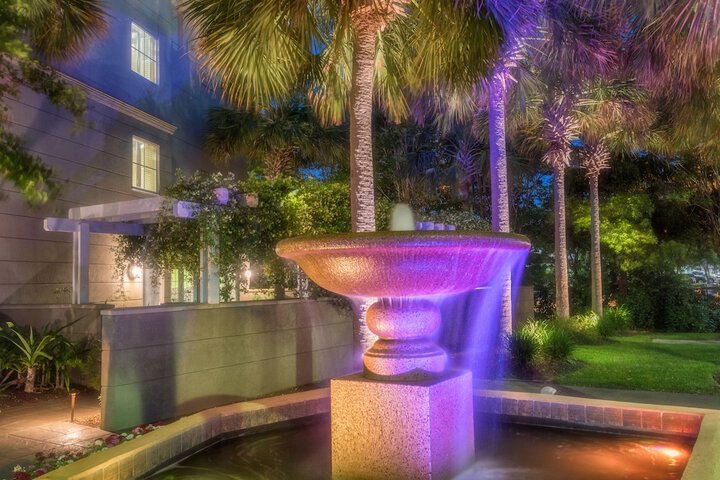 Hotel Exterior 38 of 39