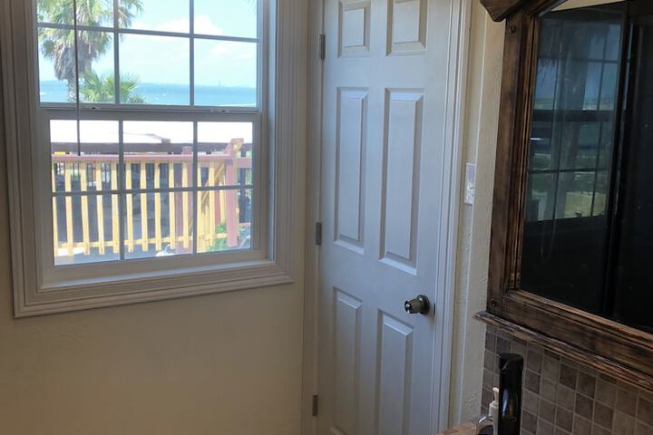 Room 21 of 182