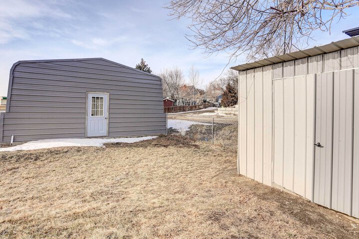 Pierre Vacation Rental w / Grill & Fenced Yard