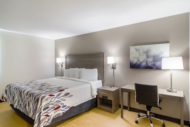 Room 27 of 35