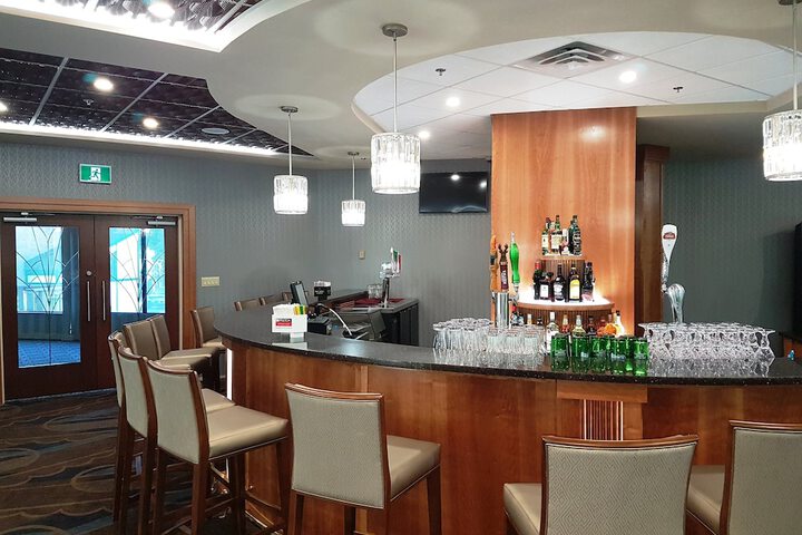 Lounge 40 of 51