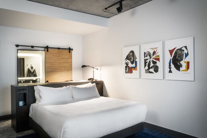 Room 30 of 82