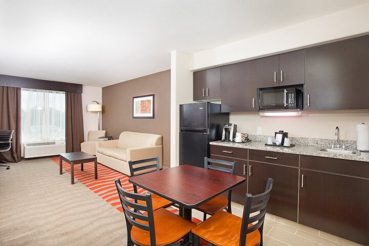 Holiday Inn Express & Suites Glasgow by IHG