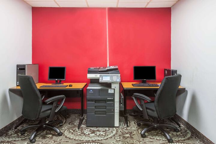 Business Center 18 of 18