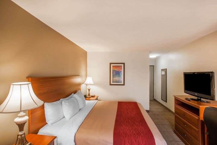 Room 11 of 30