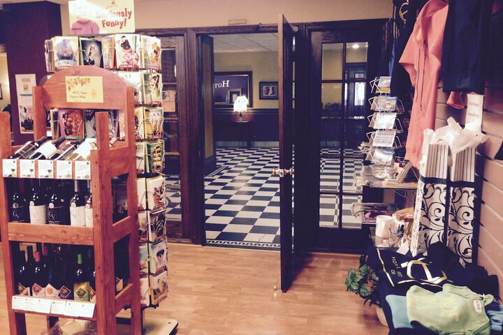 Gift Shop 48 of 48