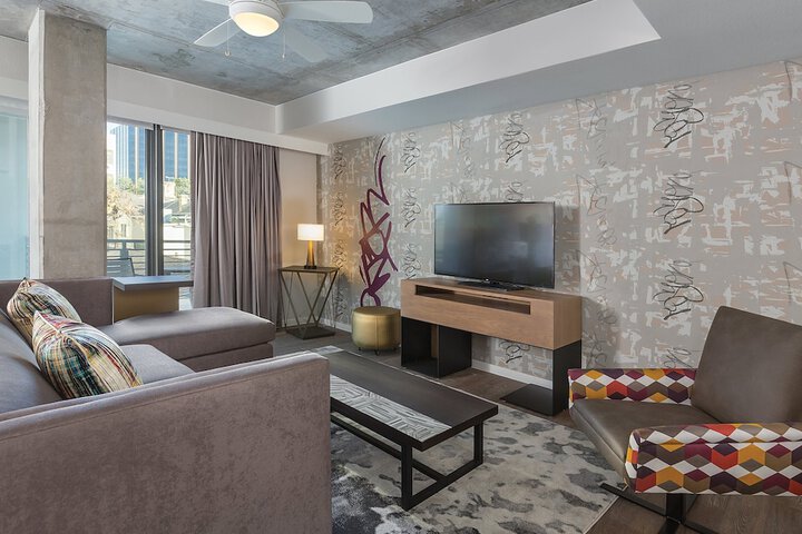 Room 72 of 84