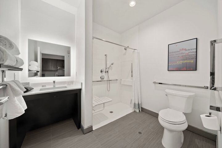 Room 15 of 37
