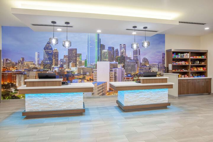 La Quinta Inn & Suites by Wyndham Dallas Duncanville