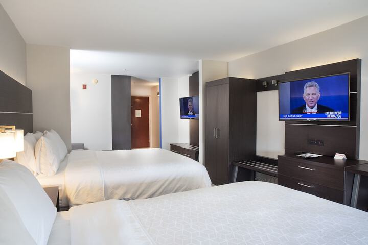 Room 34 of 59