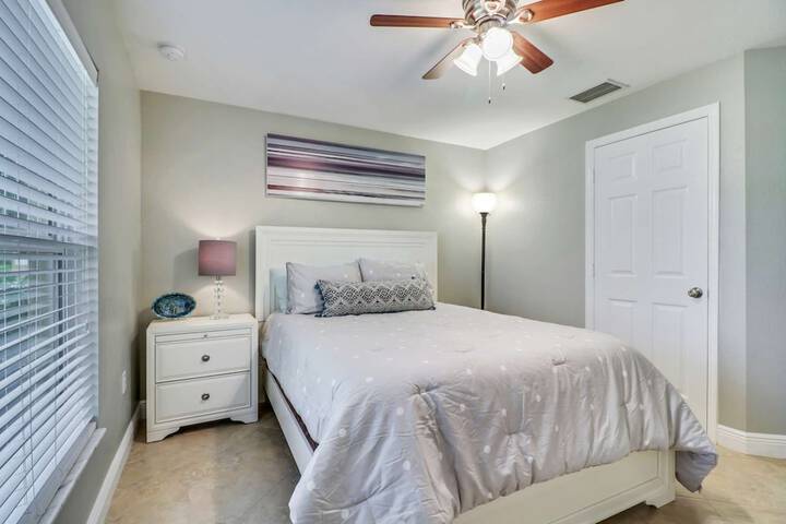 Room 17 of 25