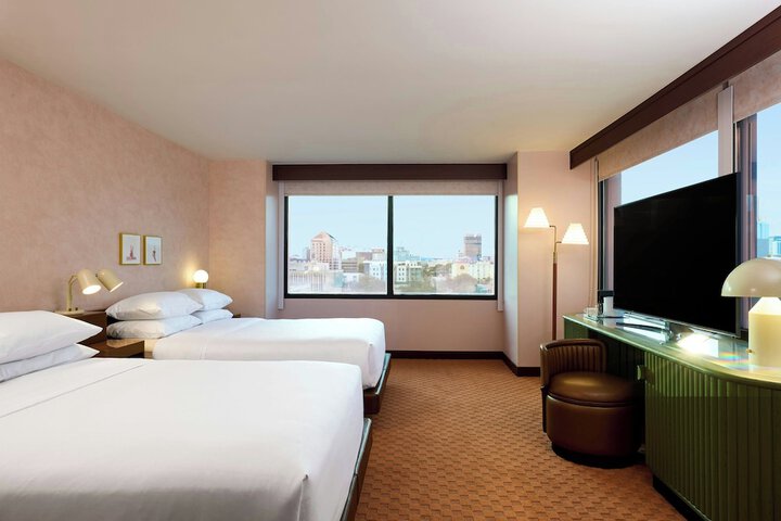 Room 32 of 93