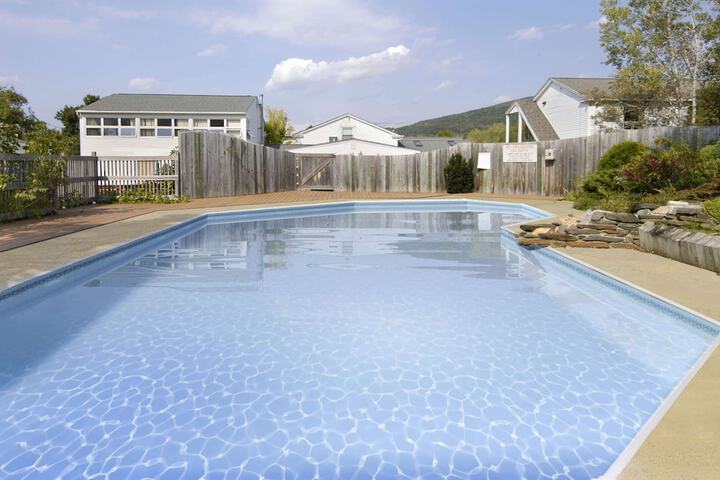 Pool 4 of 24
