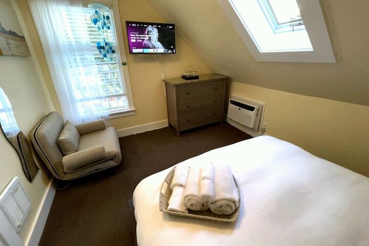 Room 17 of 80