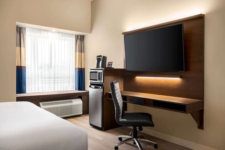 Room 18 of 40