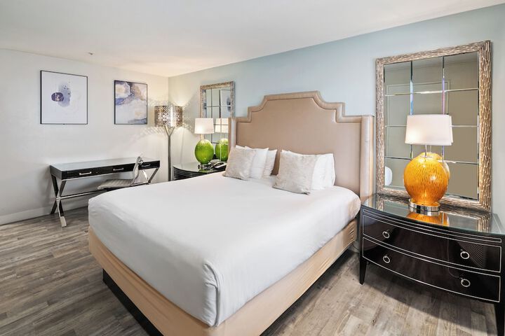 Room 18 of 28