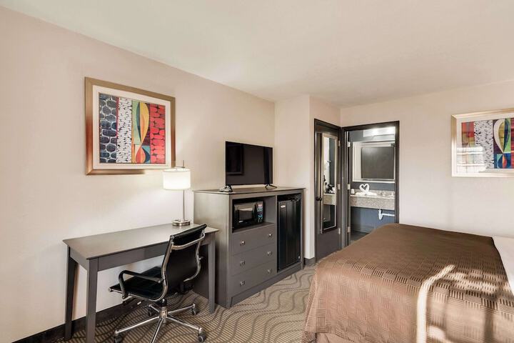Room 40 of 65