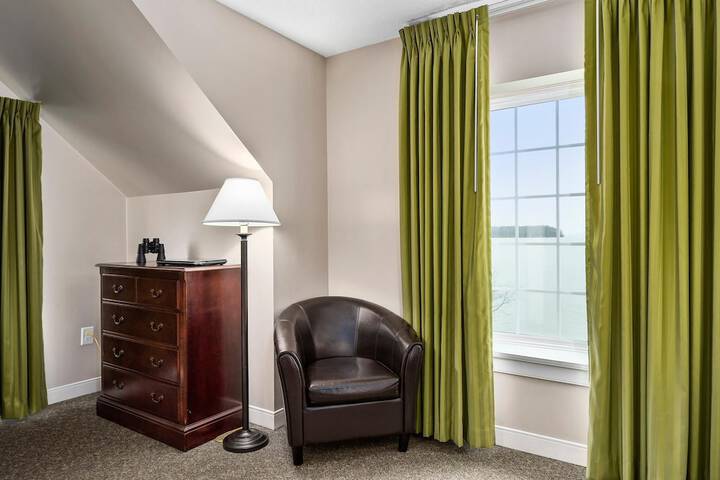 Room 12 of 24