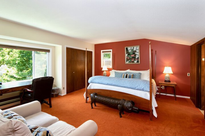 Room 124 of 275