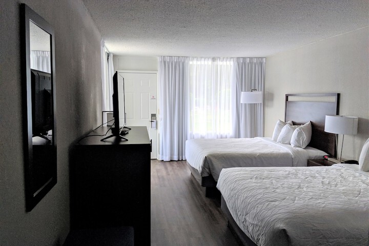 Room 10 of 38