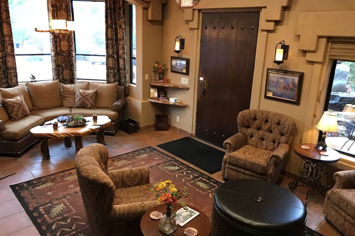 Hotel Interior 16 of 285