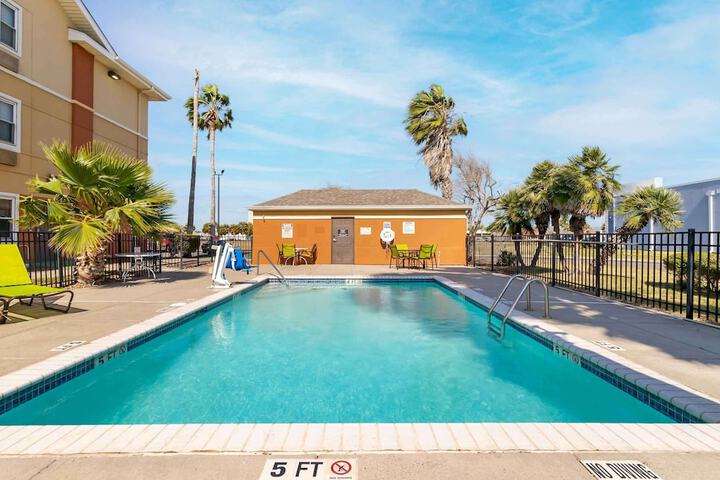 Pool 4 of 31