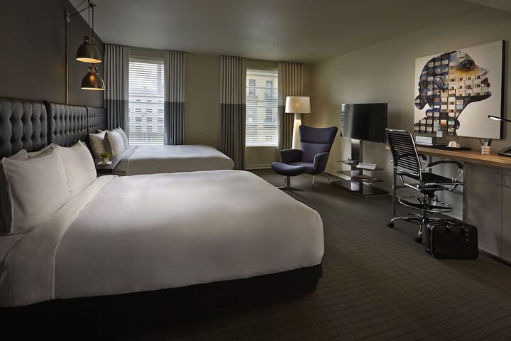 Room 17 of 40