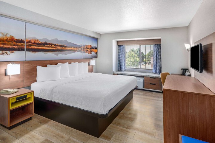 Room 19 of 28