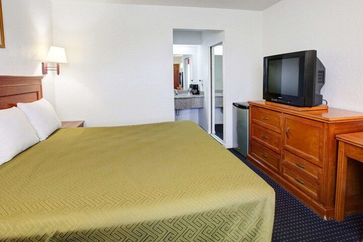 Room 18 of 39