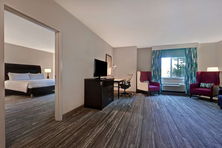 Room 27 of 70