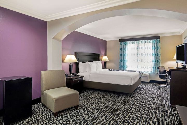 Room 14 of 30