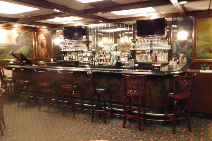 Lounge 39 of 46